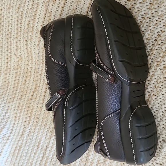 BareTraps Reach Mary Janes, size  7.5 - Picture 4 of 8